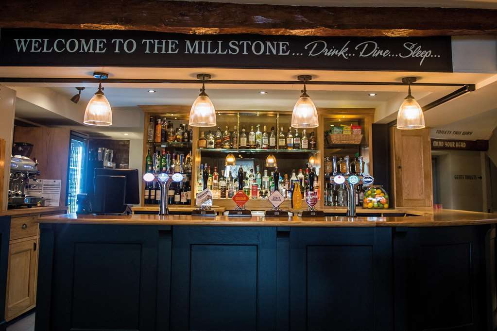 The Millstone, Mellor Ξενοδοχείο Μπλάκμπερν Εστιατόριο φωτογραφία The Millstone Bar