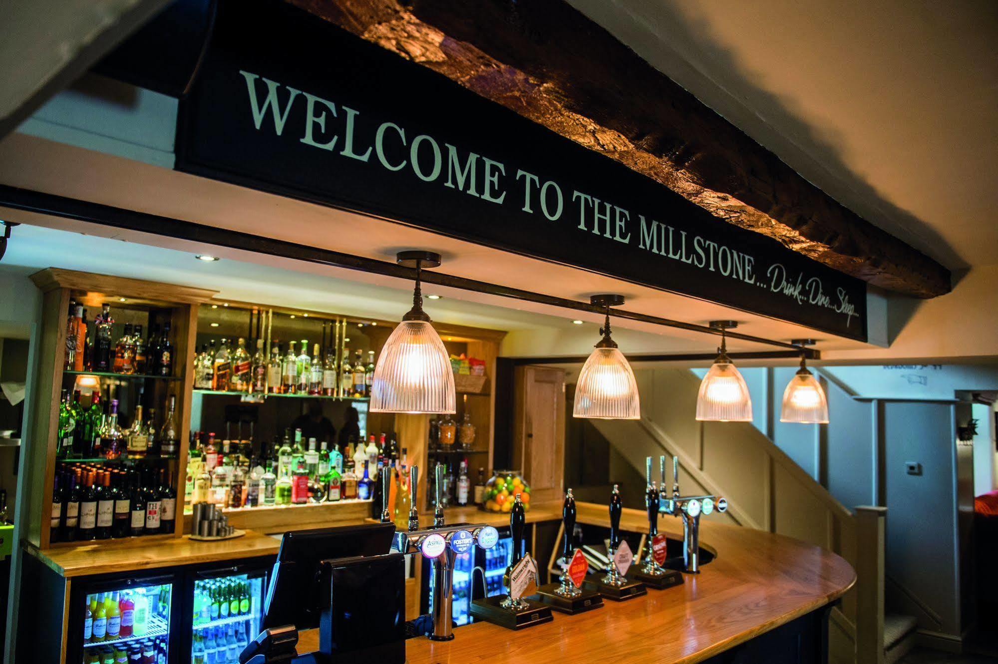 The Millstone, Mellor Ξενοδοχείο Μπλάκμπερν Εξωτερικό φωτογραφία The Millstone Bar